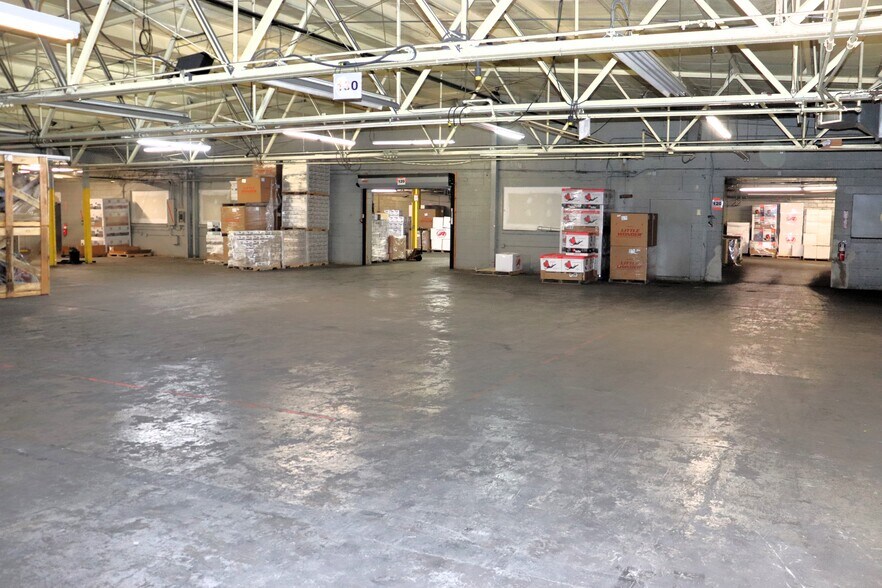 More Photos Of 35 Rose Morrow Rd, Wantage Manufacturing For Lease