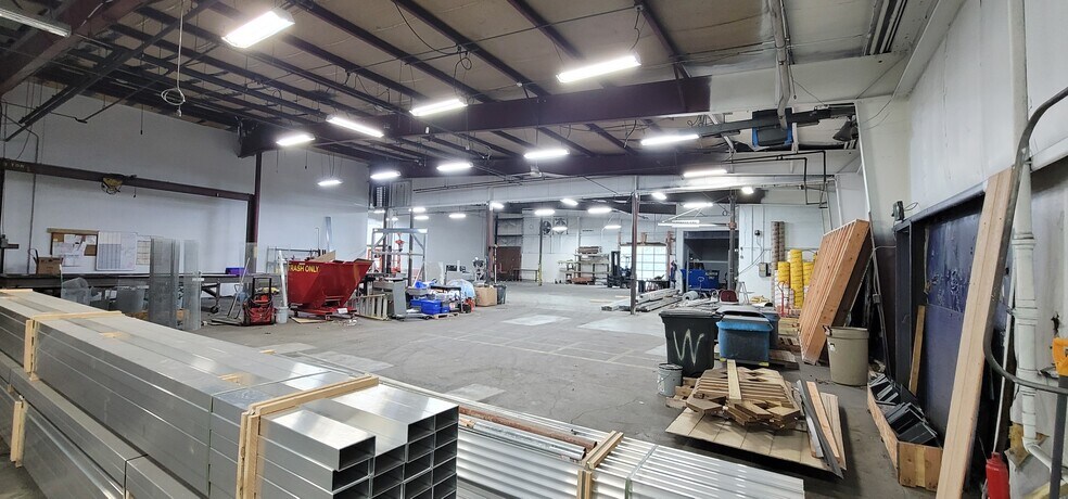 More Photos Of 5 Heritage Park, Clinton Manufacturing For Lease