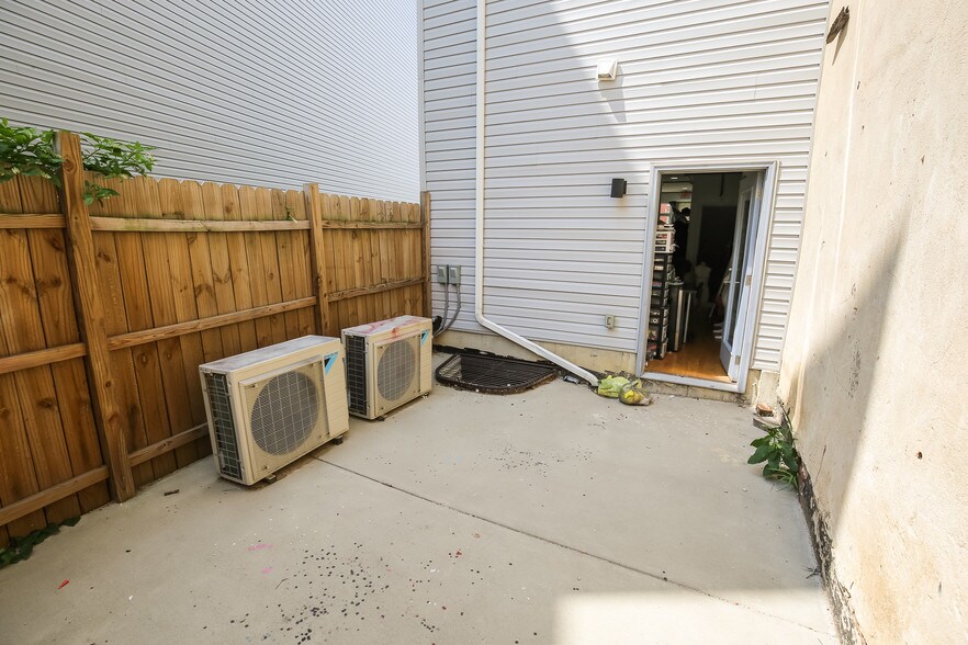 More Photos Of 2427 Frankford Ave, Philadelphia Storefront Retail Residential For Lease