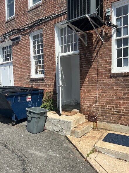 More Photos Of 66-86 Elm St, New Canaan Storefront Retail Office For Lease