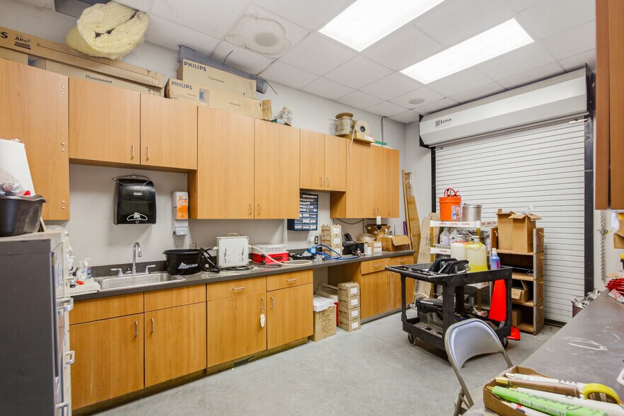 More Photos Of 8316 Lone Tree Rd, Victoria Industrial For Sale