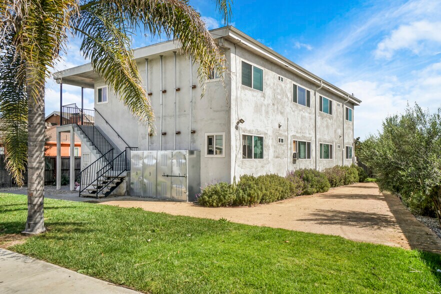 More Photos Of 11513 Berendo Ave, Los Angeles Multifamily For Sale