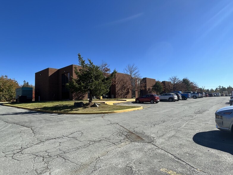 More Photos Of 209 Aerotech Dr, Enfield Office For Lease