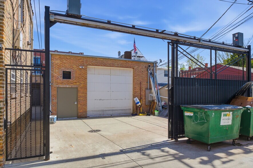 More Photos Of 4136 N Kedzie Ave, Chicago Medical For Sale