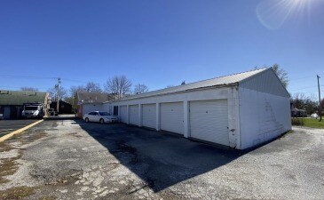 More Photos Of 105 S Water St, Nixa Restaurant For Sale