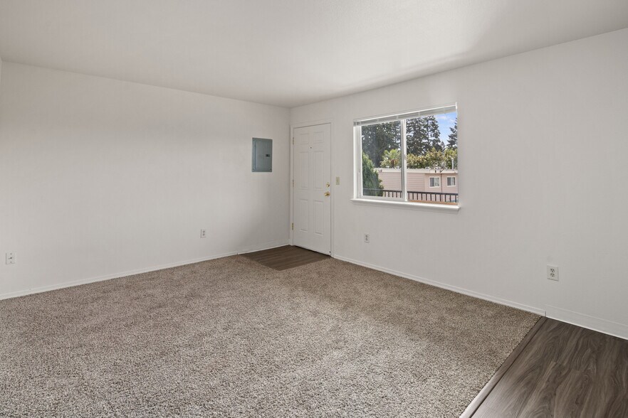 More Photos Of 812 10th St NE, Auburn Apartments For Sale