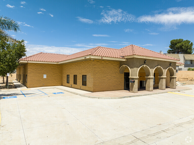 Primary Photo Of 2935 Oswell St, Bakersfield Medical For Sale