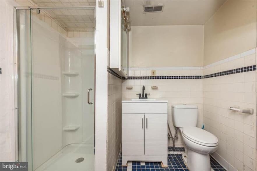 More Photos Of 212 W Saratoga St, Baltimore Storefront Retail Residential For Sale