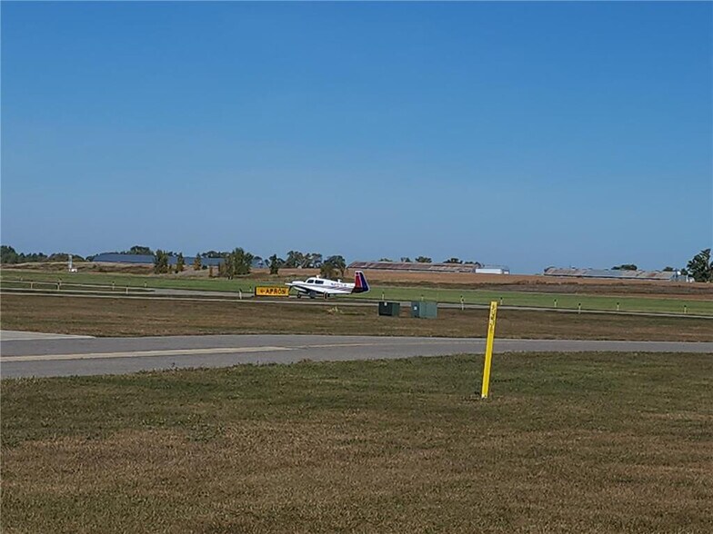 More Photos Of 6600 15th Ave, Willmar Airplane Hangar For Sale