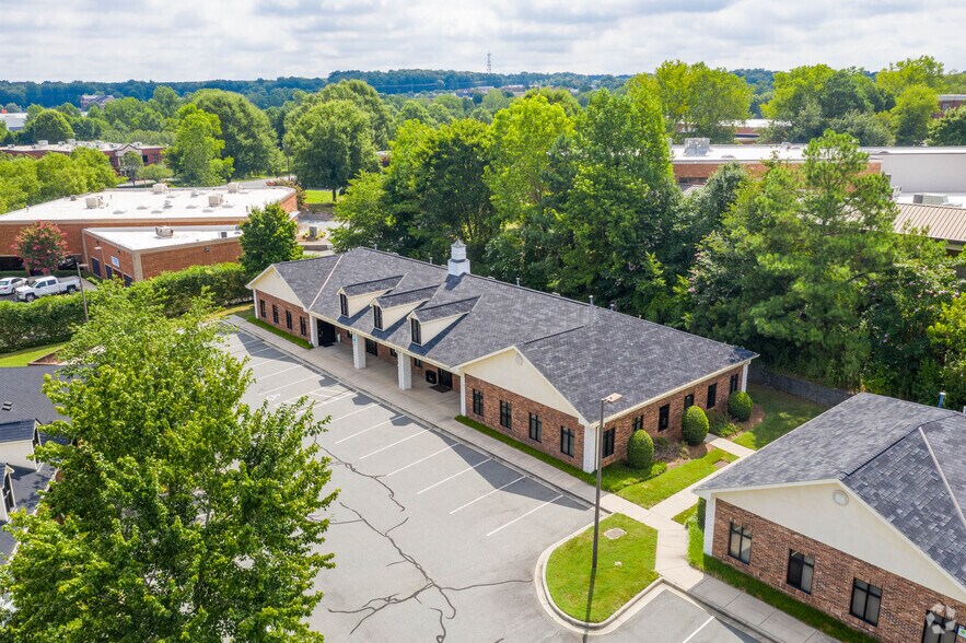 More Photos Of 2120 Crown Centre Dr, Charlotte Office For Lease