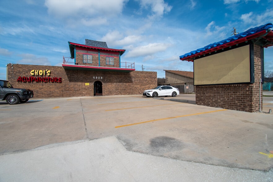 Primary Photo Of 4929 Everhart Rd, Corpus Christi Freestanding For Sale