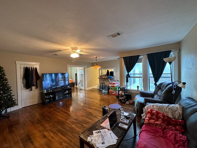 More Photos Of 915 E 5th St, Texarkana Apartments For Sale