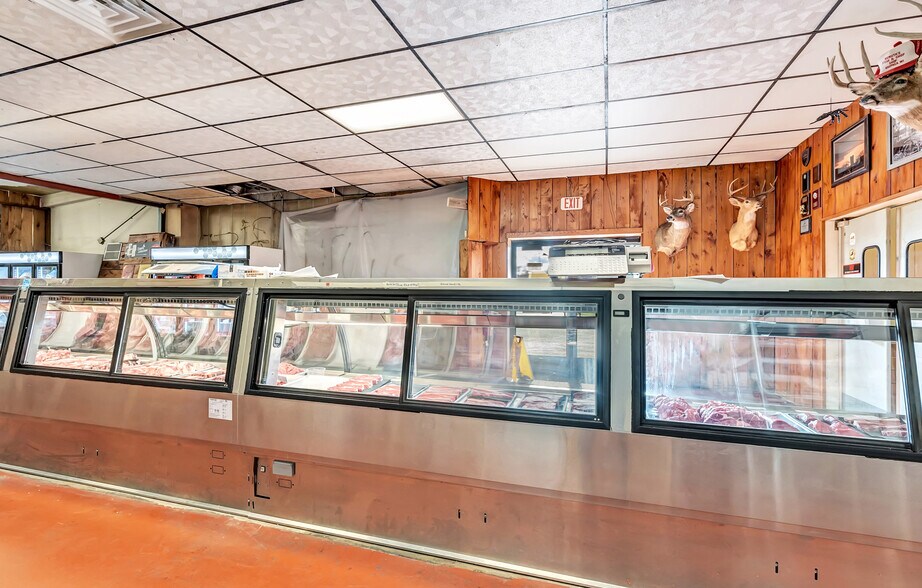 More Photos Of 715 Redfield St, Waupaca Freestanding For Sale