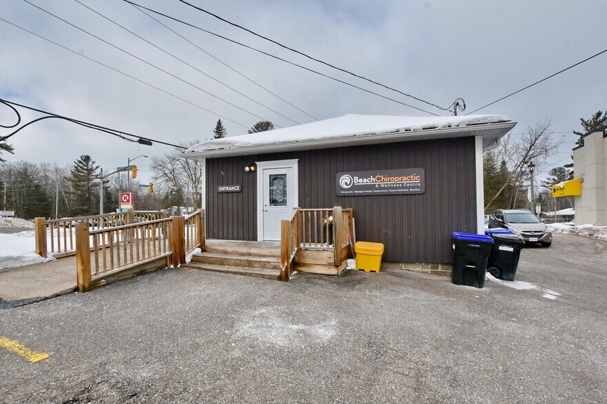 More Photos Of 1535 Mosley St, Wasaga Beach Storefront Retail Office For Sale