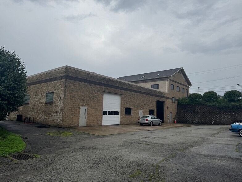 More Photos Of 1101 Lincoln Hwy, North Versailles Showroom For Lease