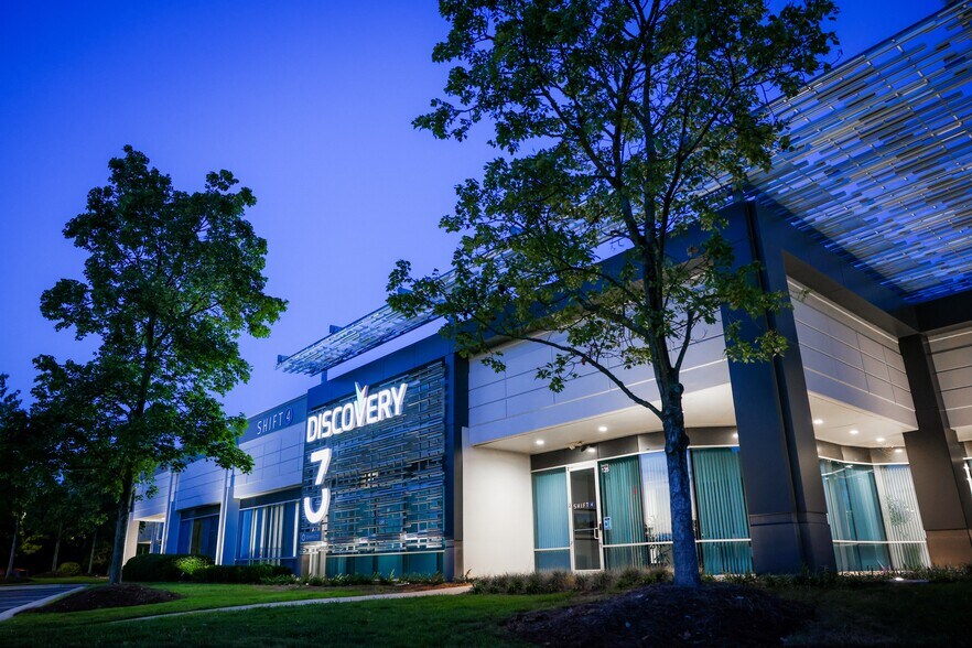 More Photos Of 5151 McCrimmon Pky, Morrisville Unknown For Lease