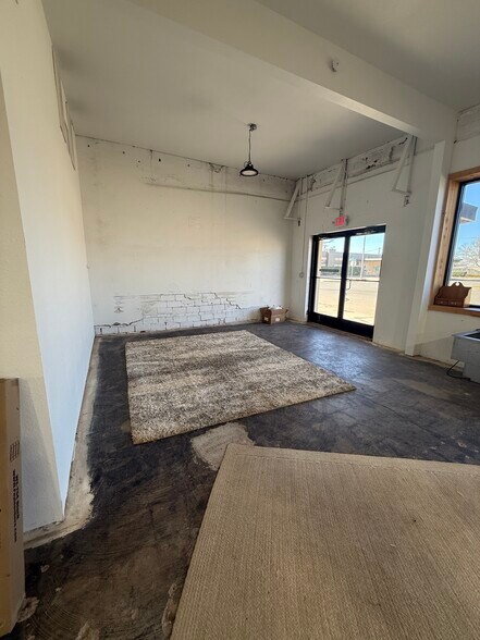 More Photos Of 218 Main St, Idalou Storefront Retail Office For Sale