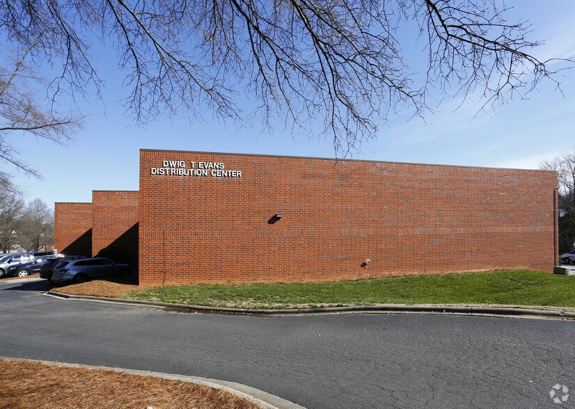 More Photos Of 4901 Dwight Evans Rd, Charlotte Light Distribution For Sale