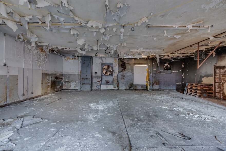 More Photos Of 567-573 Dwight St, Holyoke Storefront For Sale