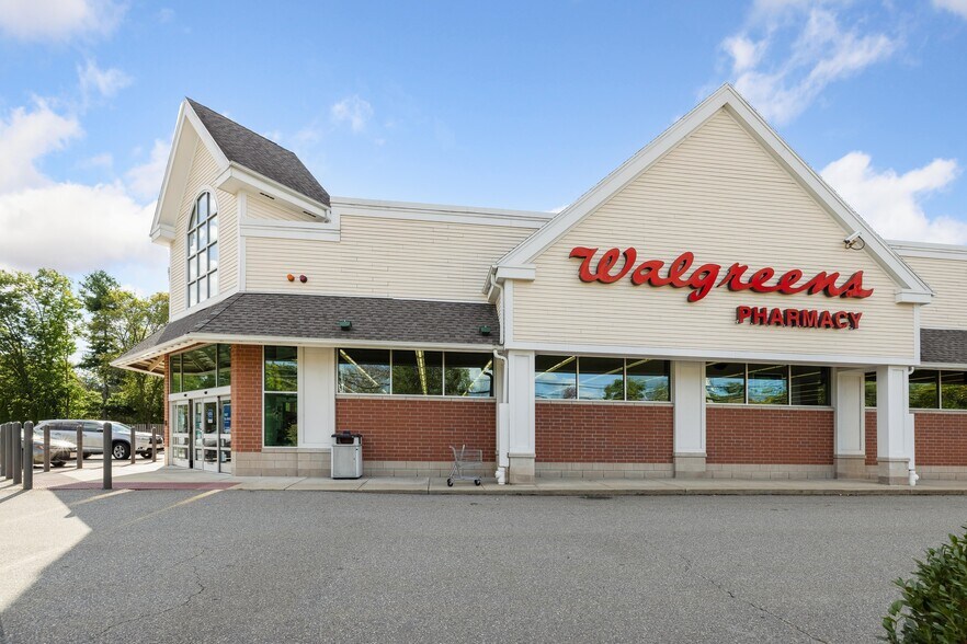 More Photos Of 158 Main St, North Reading Drugstore For Sale
