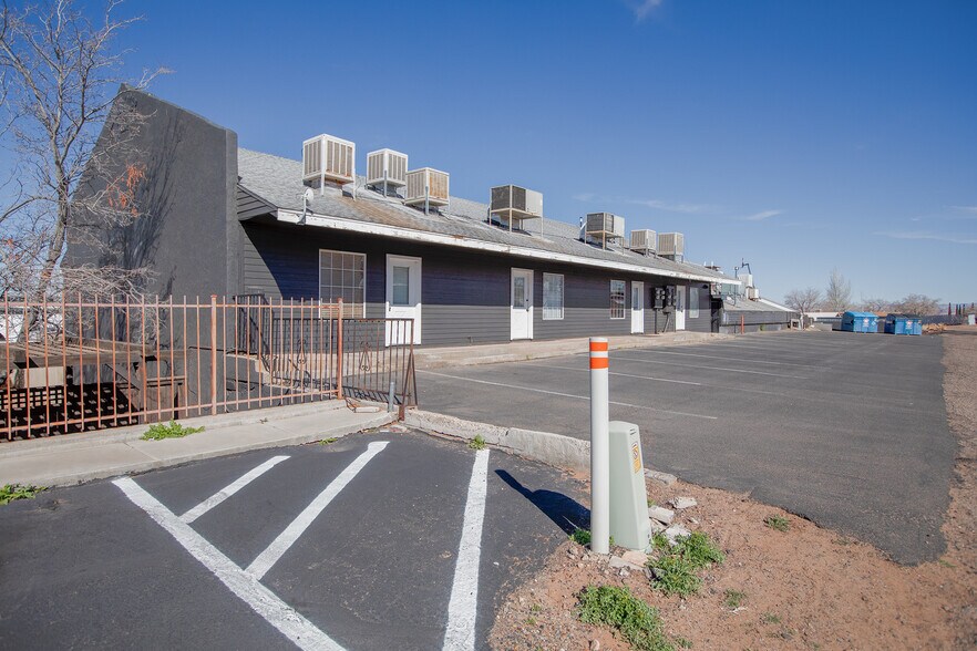 More Photos Of 819 N Navajo Dr, Page Storefront Retail Office For Sale
