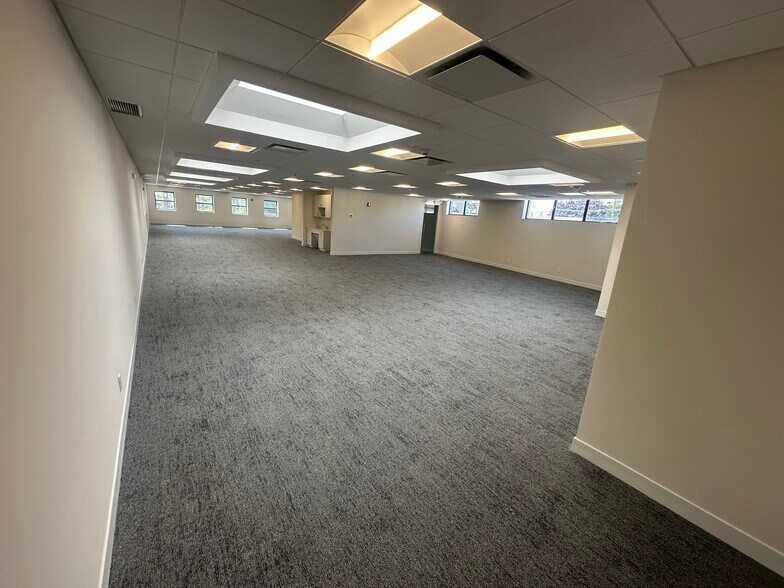 More Photos Of 601-693 Sunrise Hwy, Lynbrook Unknown For Lease