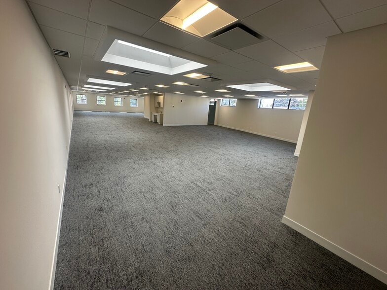 More Photos Of 601-693 Sunrise Hwy, Lynbrook Unknown For Lease