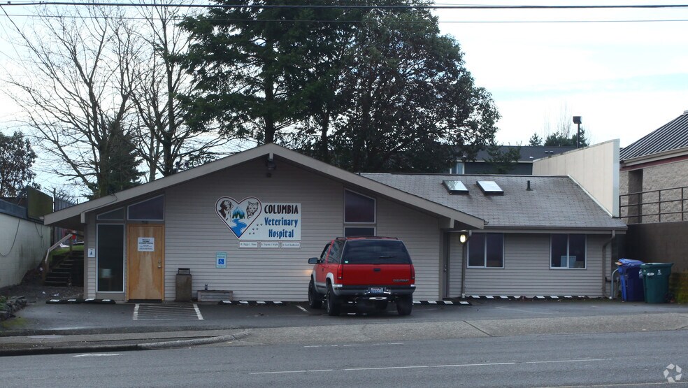 More Photos Of 5916 6th Ave, Tacoma Veterinarian Kennel For Sale