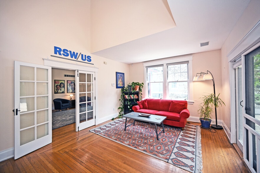 More Photos Of 2150 Alpine Pl, Cincinnati Office For Sale