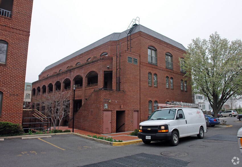 More Photos Of 2150-2168 Wisconsin Ave NW, Washington Office For Lease