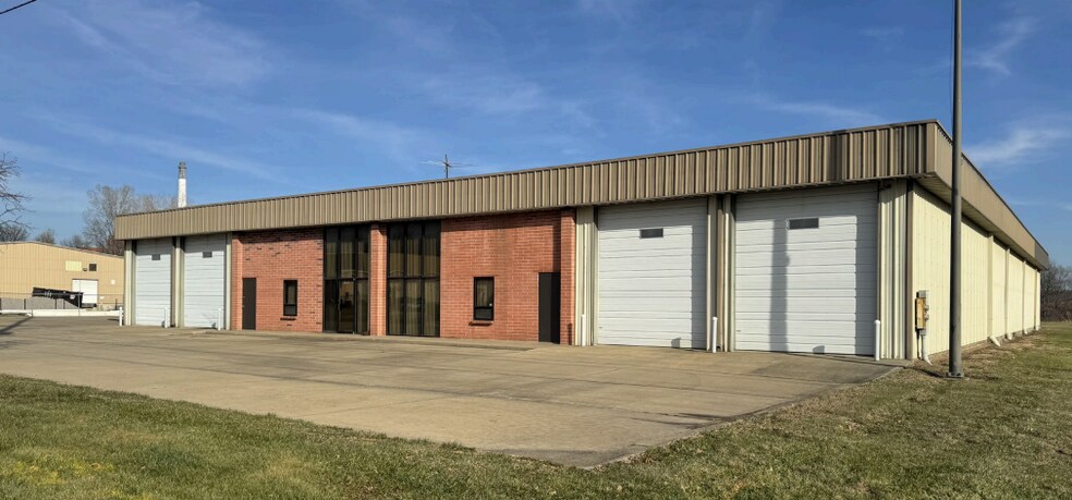 Primary Photo Of 1301 S Powell Rd, Independence Industrial For Lease