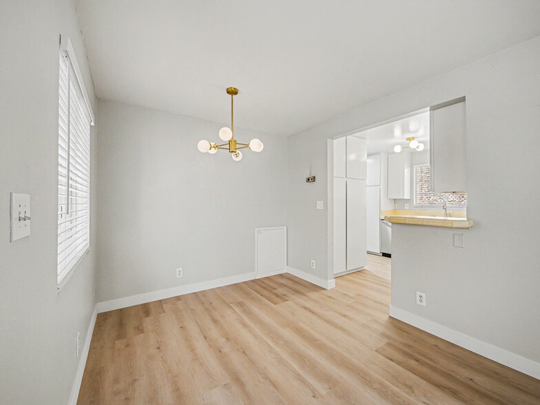 More Photos Of 2008 Canal St, Venice Apartments For Sale