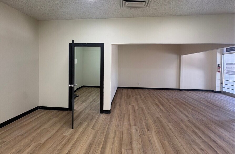 More Photos Of 3611 Main St, Kansas City Office For Lease