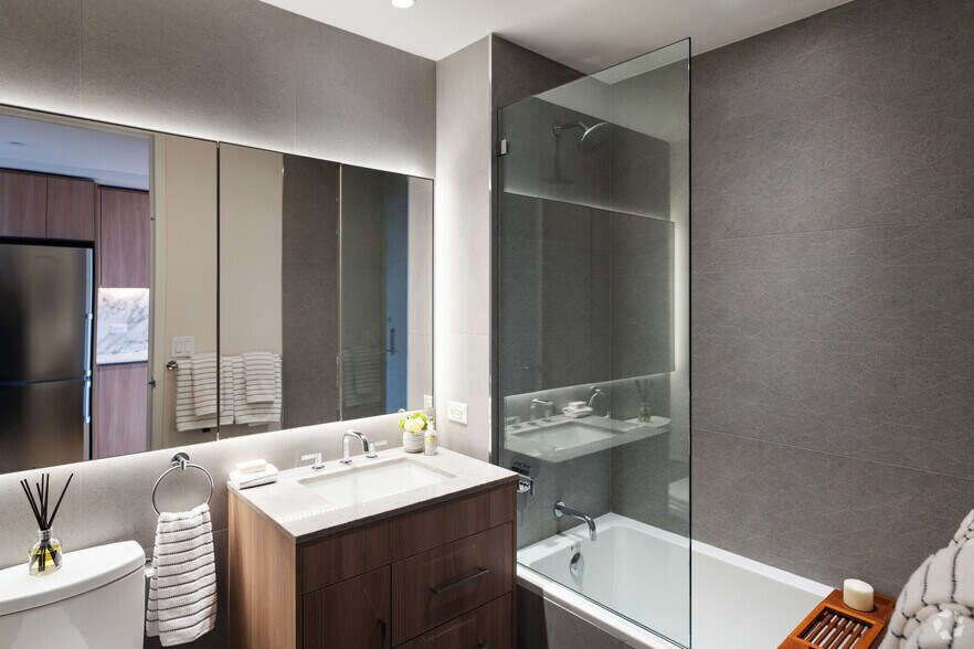 More Photos Of 60 Wharf Dr, Brooklyn Apartments For Lease