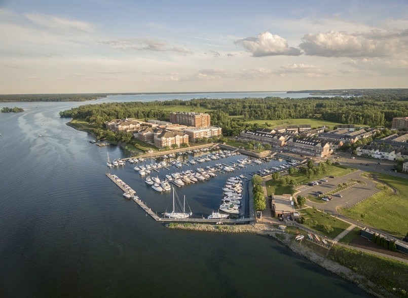 More Photos Of 551-625 Harbor Side St, Woodbridge Storefront Retail Office For Sale