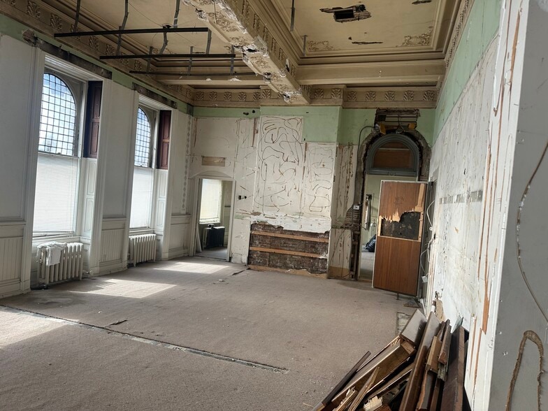 More Photos Of 49 E Main St, Amsterdam Office For Sale