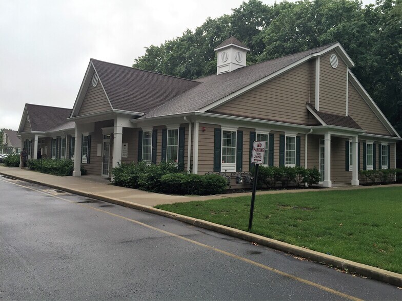 More Photos Of 57 Southern Blvd, Nesconset Unknown For Lease