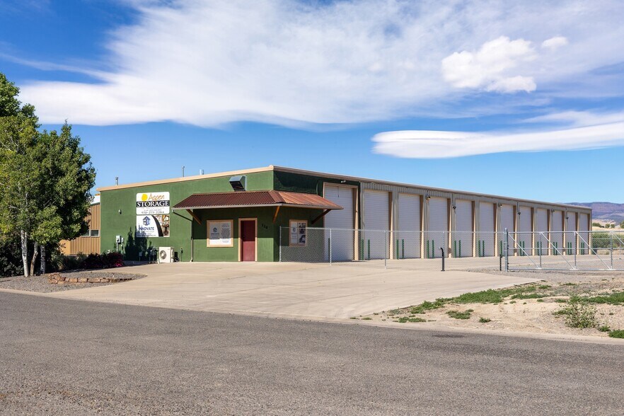 More Photos Of 320 Denny Ct, Montrose Self Storage For Sale