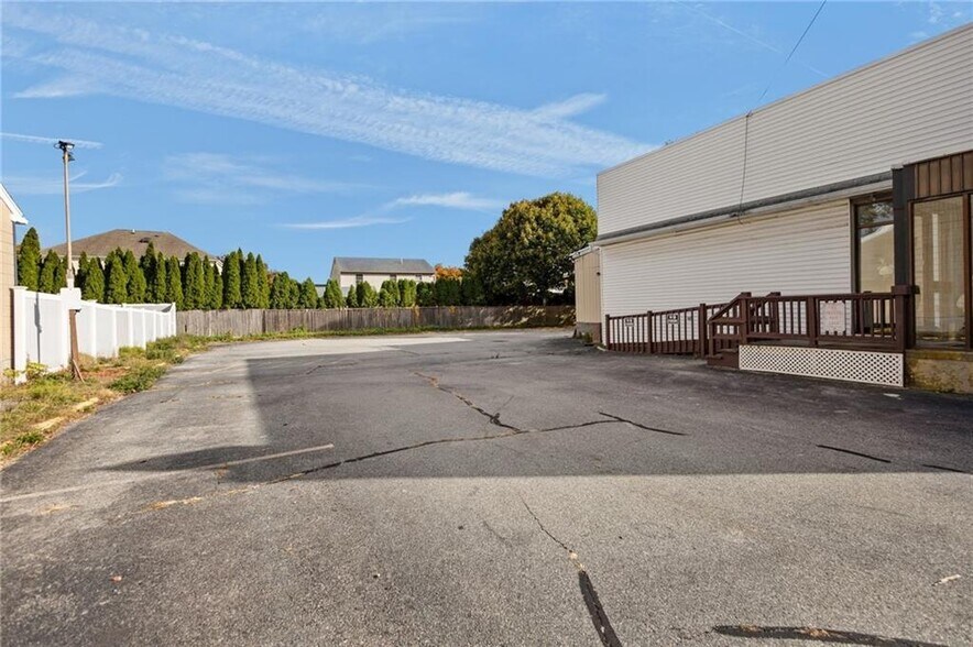 More Photos Of 2792 Pawtucket Ave, East Providence Restaurant For Sale