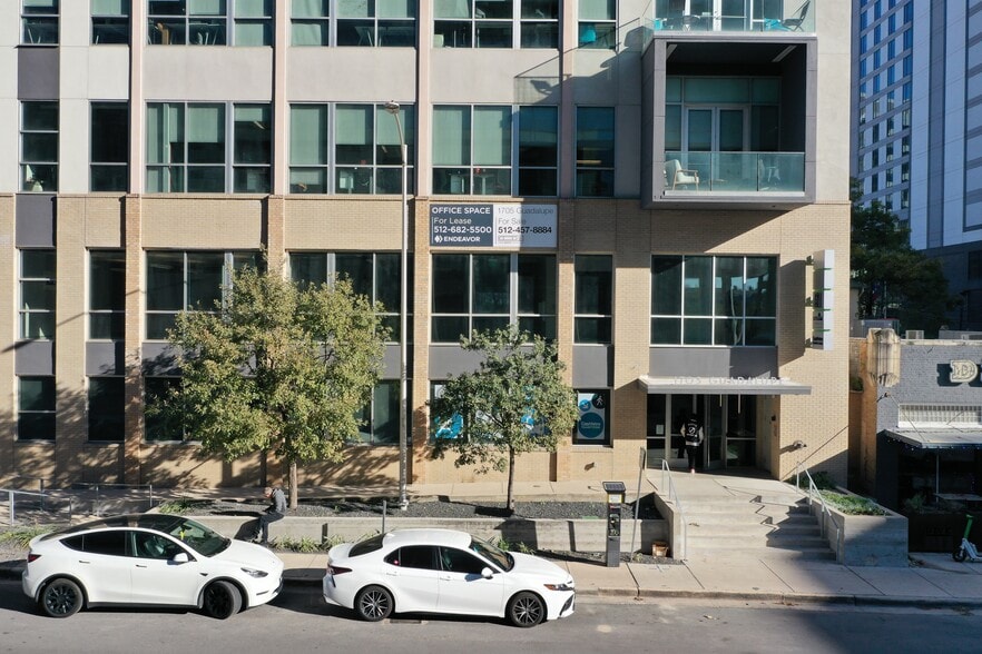 More Photos Of 1705 Guadalupe St, Austin Office For Sale