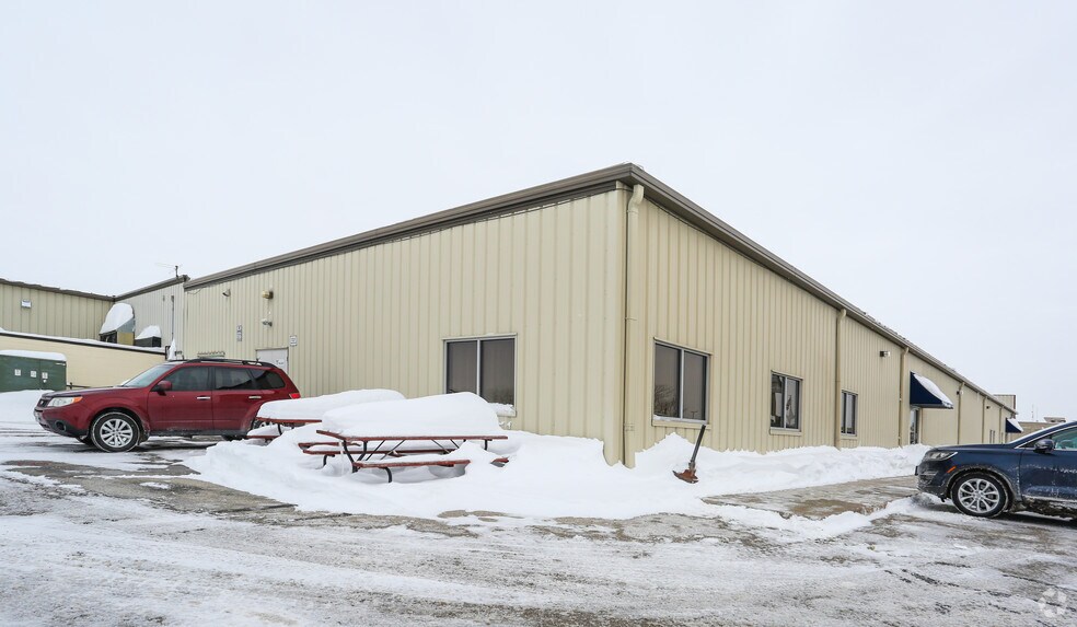 More Photos Of N6654 Rolling Meadows Dr, Fond Du Lac Office For Sale