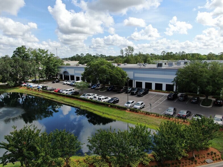 More Photos Of 8475 Western Way, Jacksonville Unknown For Lease