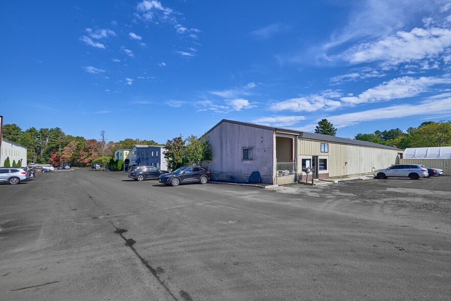 More Photos Of 896 Boston Post Rd, Marlborough Warehouse For Sale