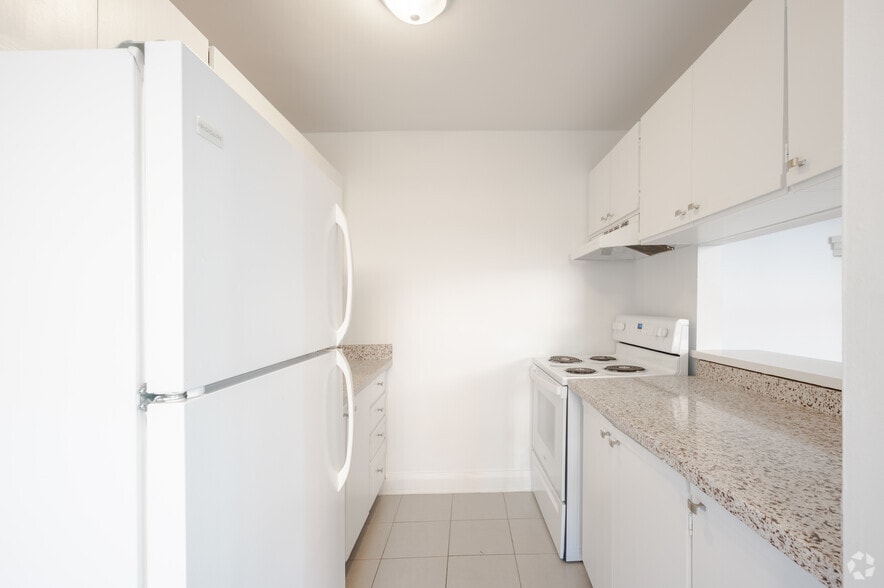 More Photos Of 1520-1524 Bathurst St, Toronto Apartments For Sale