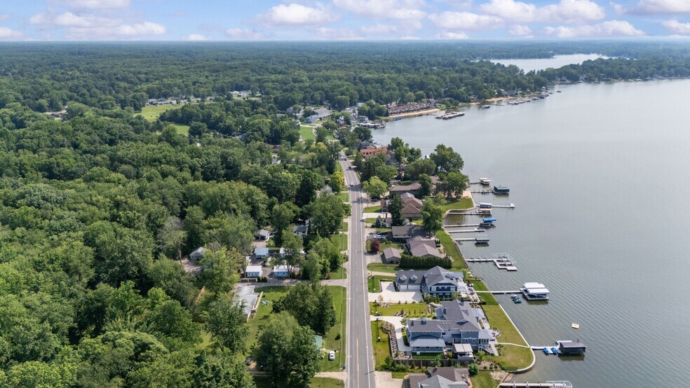 More Photos Of 5358 Paw Paw Lake Rd, Coloma Apartments For Sale