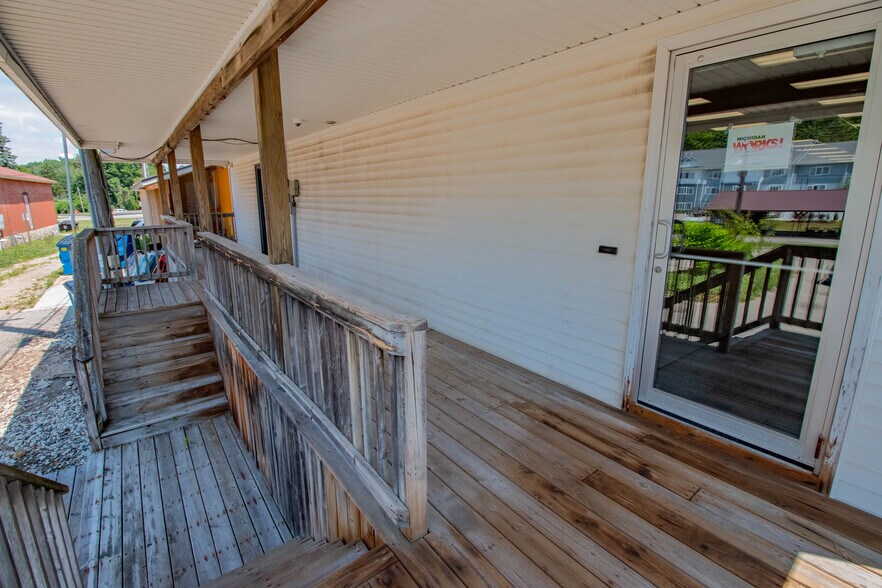 More Photos Of 199 N Michigan Ave, Shelby Office For Sale