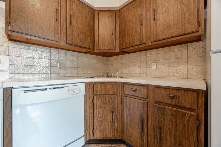 More Photos Of 261 Beattie Ave, Lockport Apartments For Sale