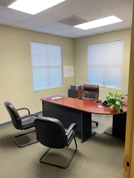 More Photos Of 2098 Teron Trace, Dacula Medical For Lease