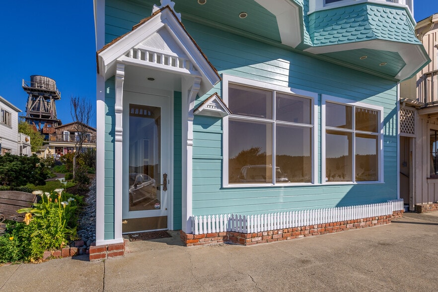 More Photos Of 45094 Main St, Mendocino General Retail For Sale