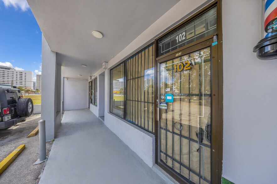 More Photos Of 752-776 W Flagler St, Miami Storefront Retail Office For Lease